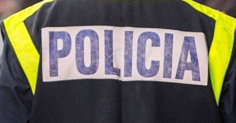 Ein Polizist in Spanien im Einsatz. (Symbolbild).