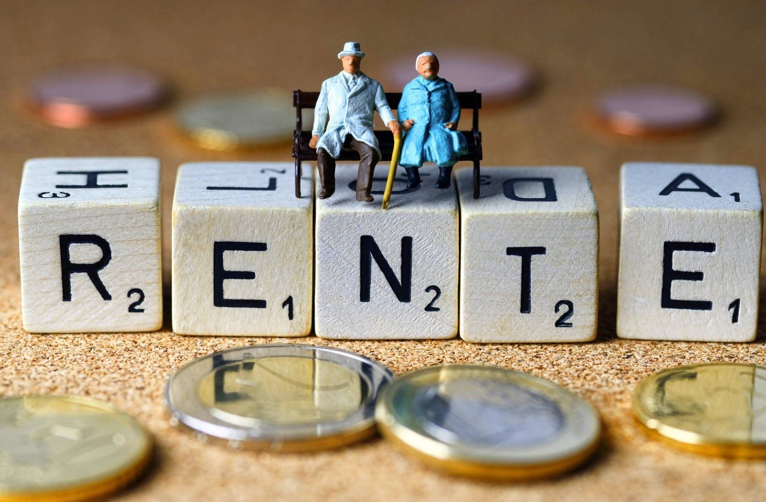 Frauen bekommen im Job 23 Prozent weniger Geld als Männer - das hat Folgen für die Rente.