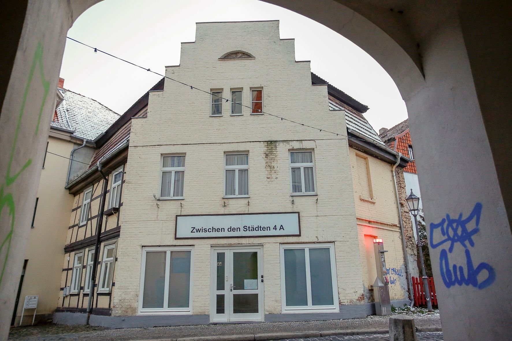 Blick auf das Gebäude der Pension Zwischen den Städten 4a in Quedlinburg.