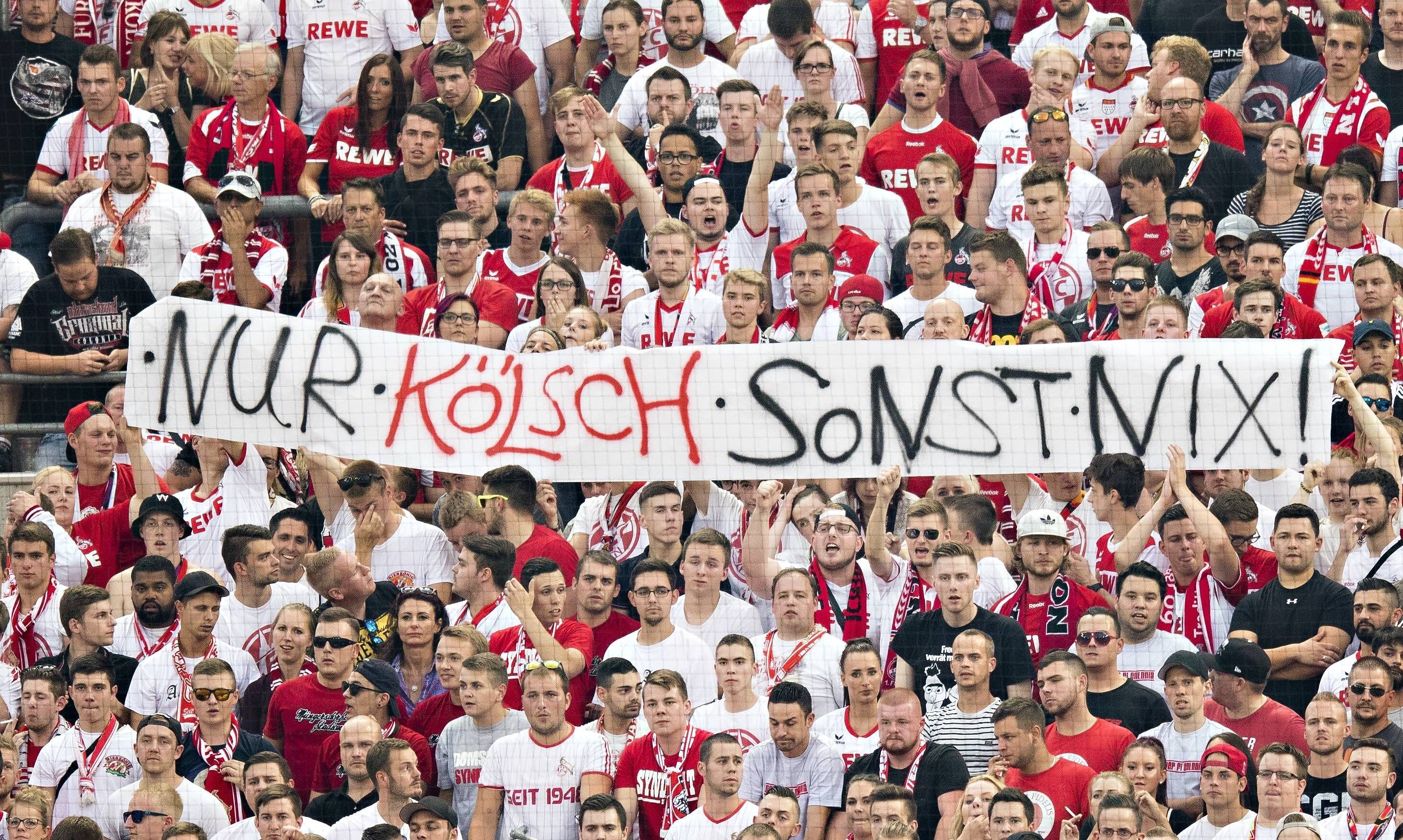 Auf den Tribünen dürften natürlich auch nicht die obligatorischen Proteste gegen RB fehlen.