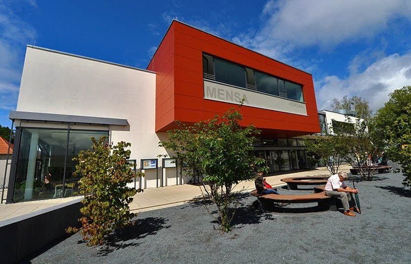 Gebäude auf dem Gelände der Fachhochschule der Polizei in Aschersleben