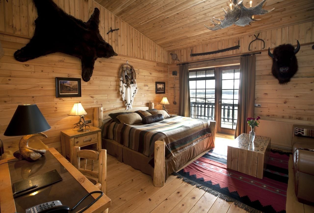 Die Zimmer sind rustikal eingerichtet.