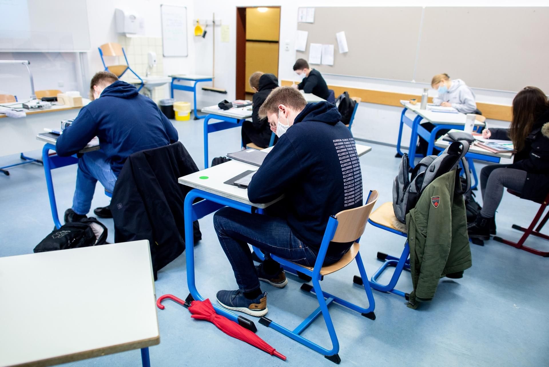 Viele Schüler haben Probleme im Distanzunterricht.
