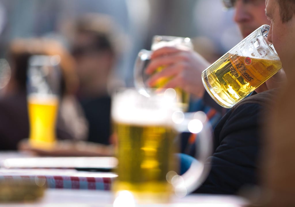Nach dem Genuss von Alkohol darf ab einer Grenze von 0,5-Promille nicht mehr das Auto bewegt werden.