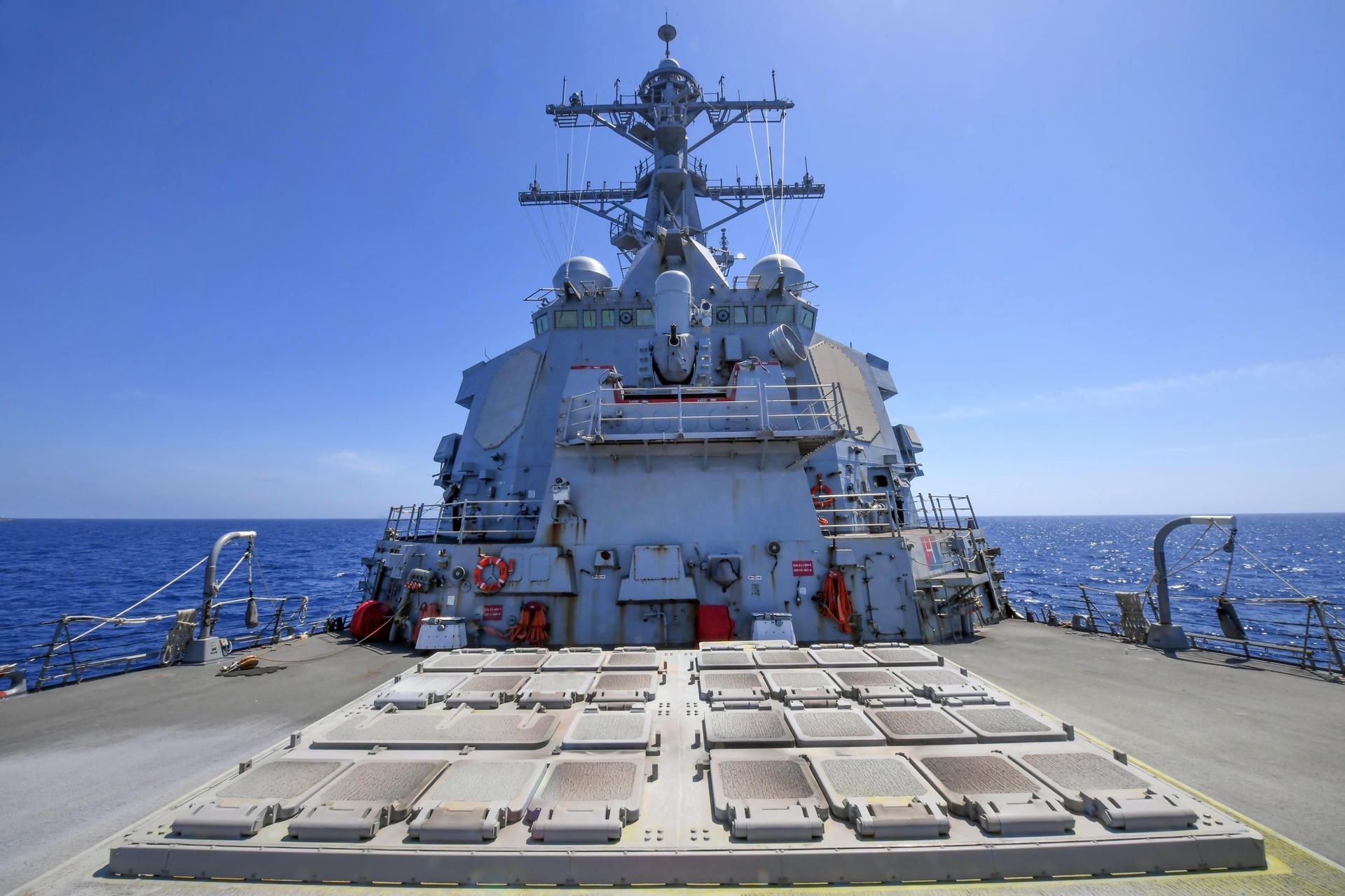 Der vordere Raketenwerfer der USS Porter, aufgenommen nach dem nächtlichen Raketenangriff auf einen Luftwaffenstützpunkt der syrischen Armee.