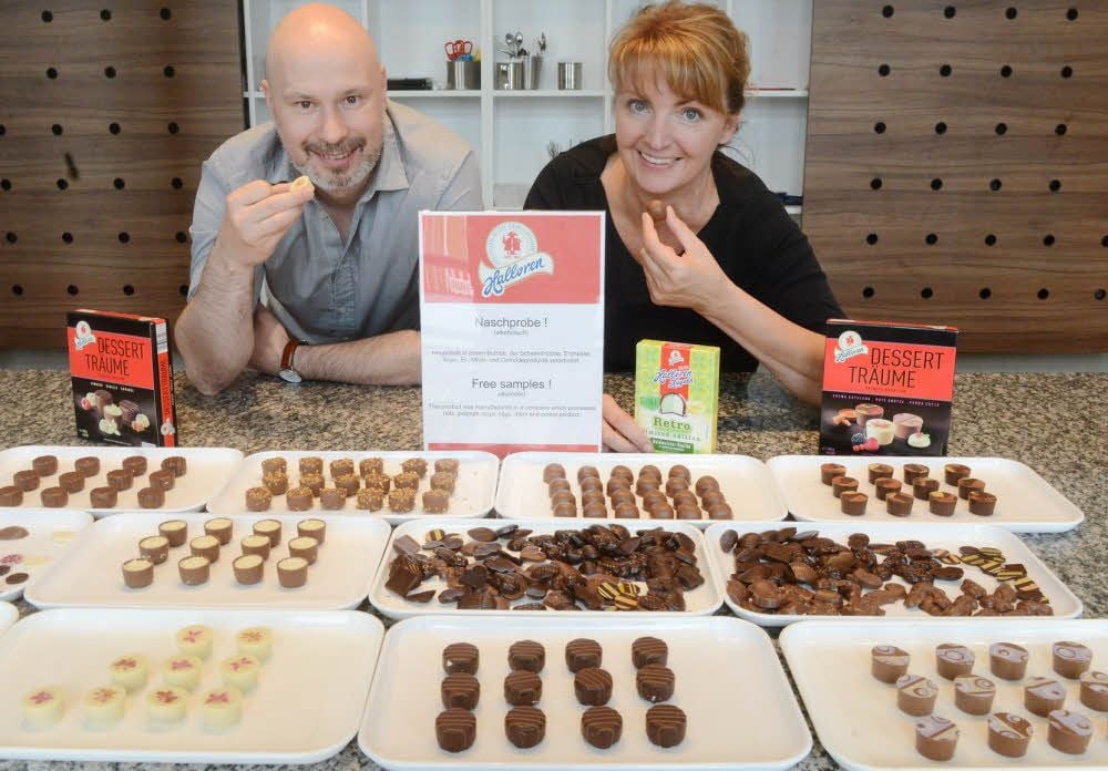 Museumsleiter Ingo Beljan und Claudia Heimann, Chefin im Pralineum, haben viele leckere Ideen, auf die sich Besucher freuen können.