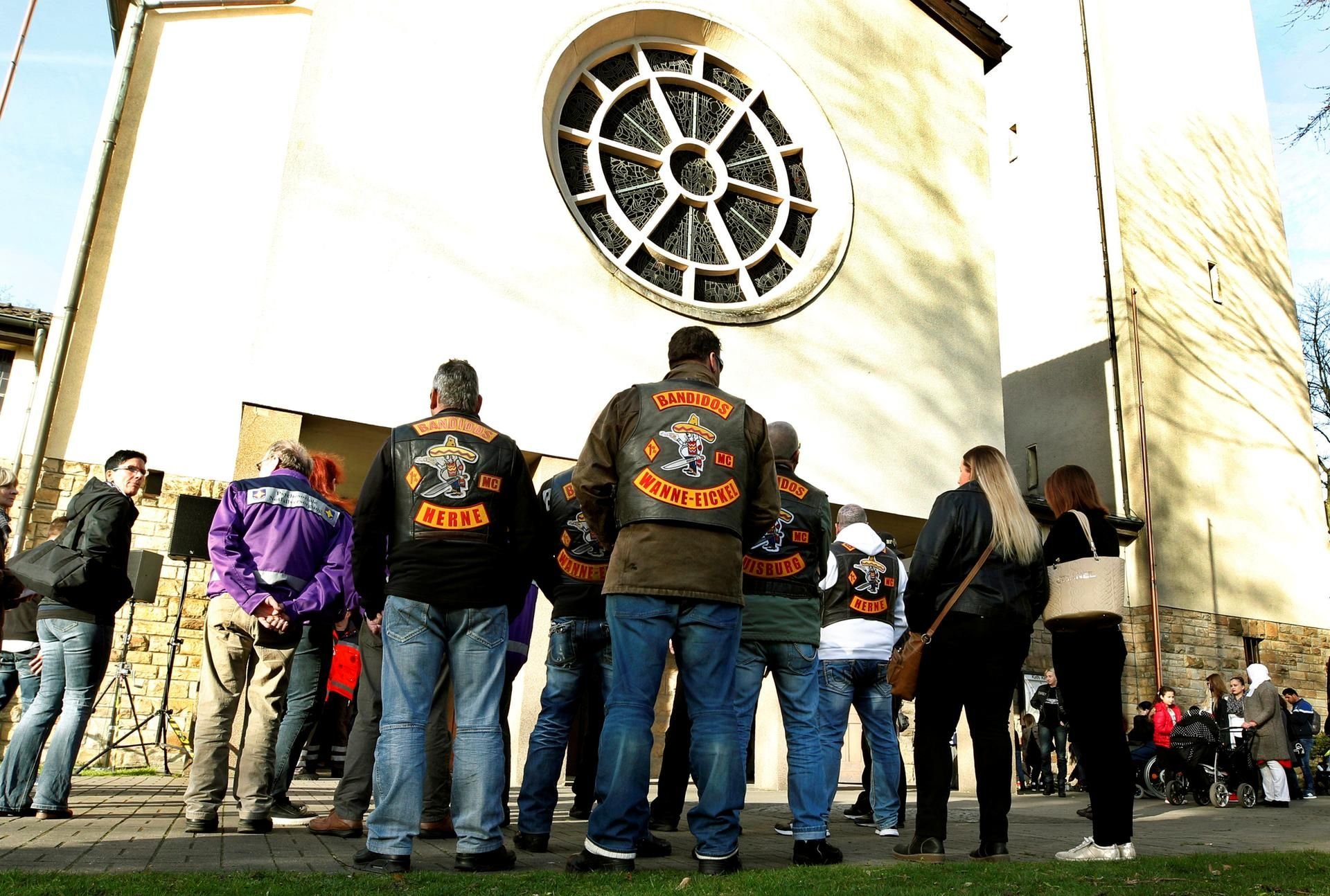 Auch Mitglieder der Rockerbande Bandidos kamen zu der Trauerfeier.