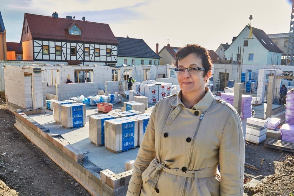 Nienburgs Bürgermeisterin Susan Falke rechnet mit der Fertigstellung der Kita zum Jahresende.