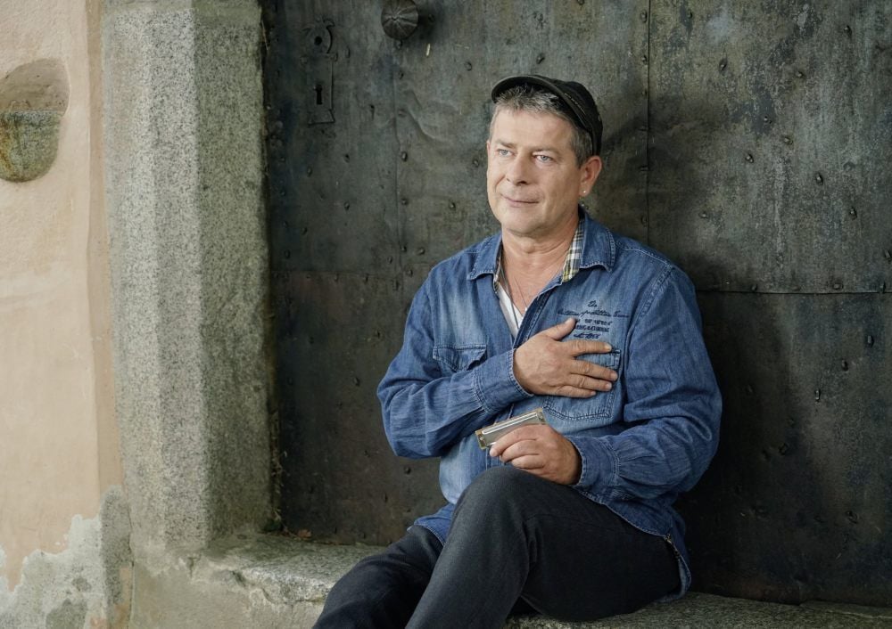 Der Mundharmonikaspieler Michael Hirte freut sich auf Hoym.