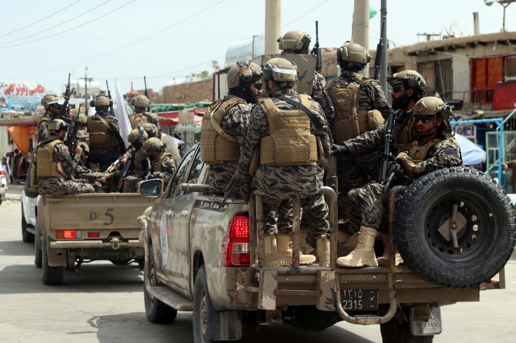 Kämpfer der Spezialeinheit der Taliban treffen nach dem Abzug der US-Truppen auf dem Flughafen Kabul ein.