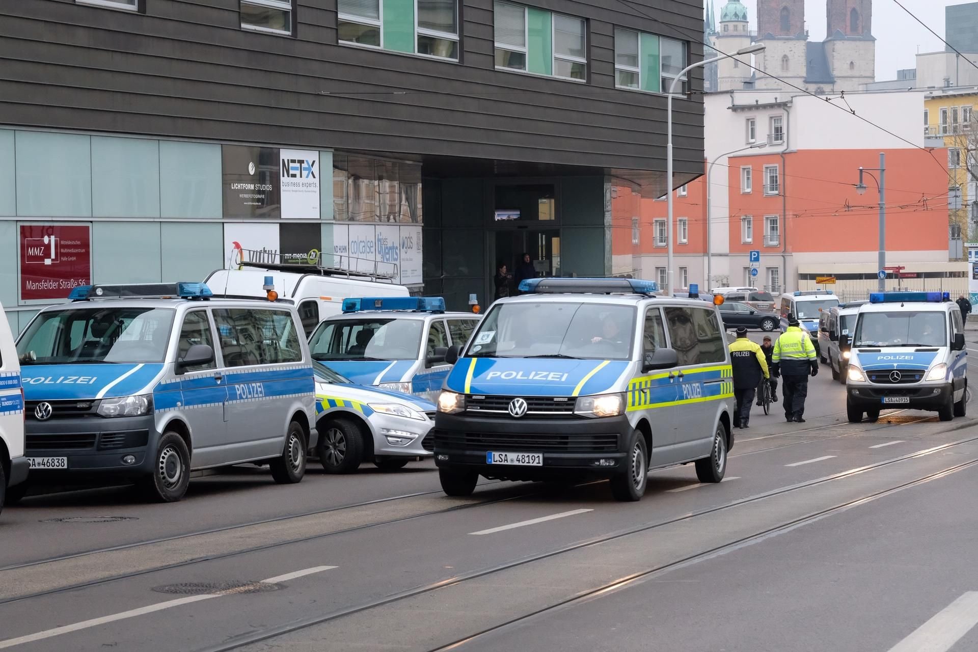 Polizeiwagen am MMZ