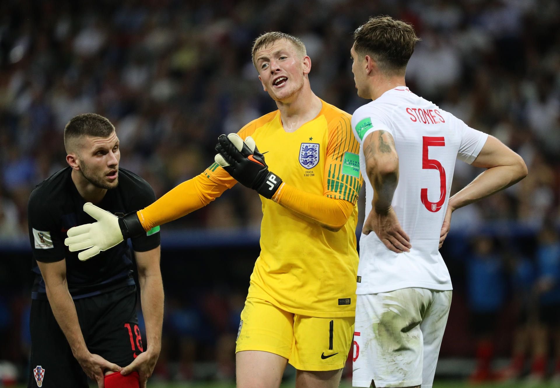 Torhüter Jordan Pickford und Abwehrmann John Stones haben Gesprächsbedarf.