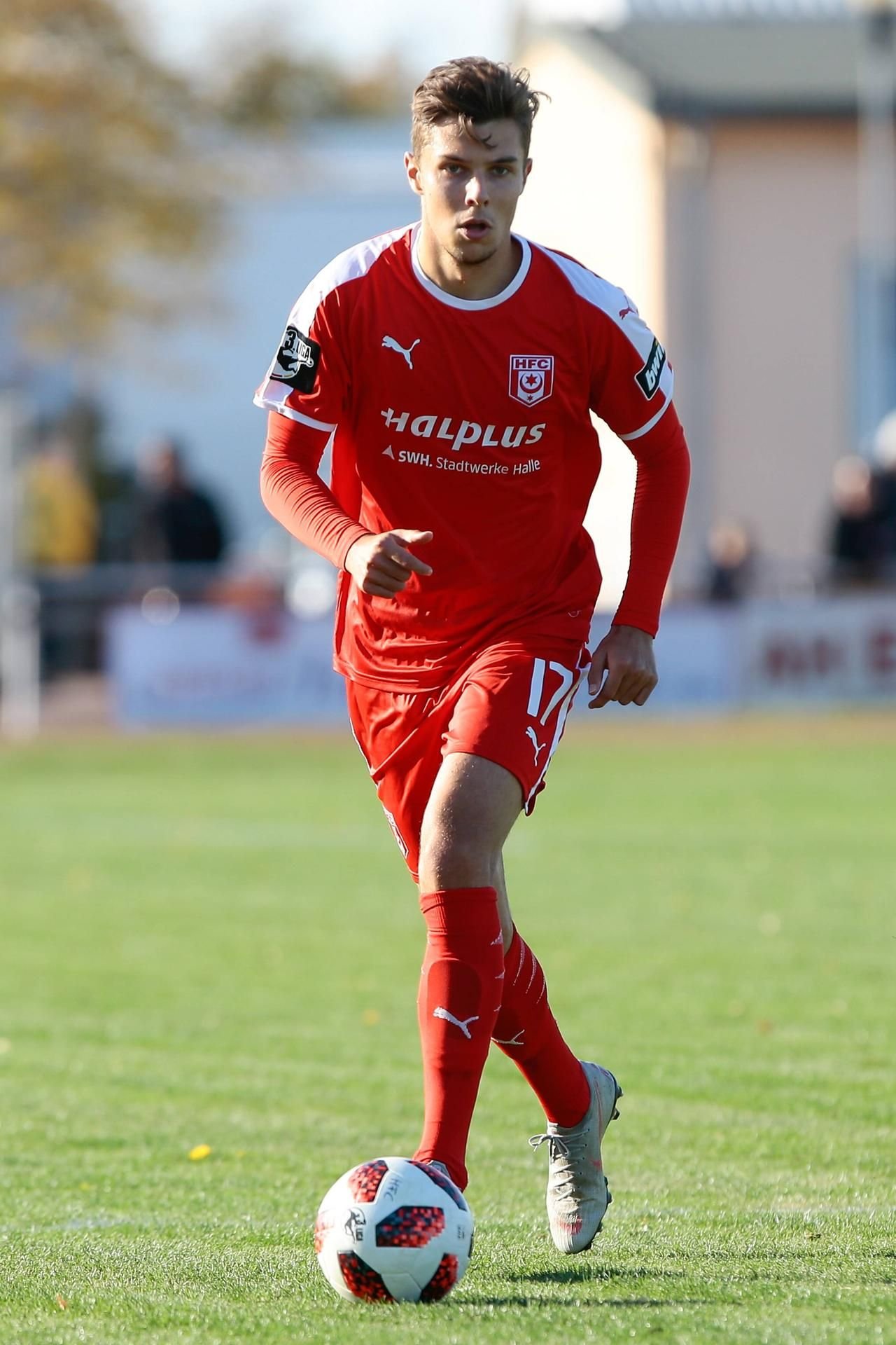 HFC-Talent Erik Henschel hat sich am rechten Sprunggelenk verletzt.