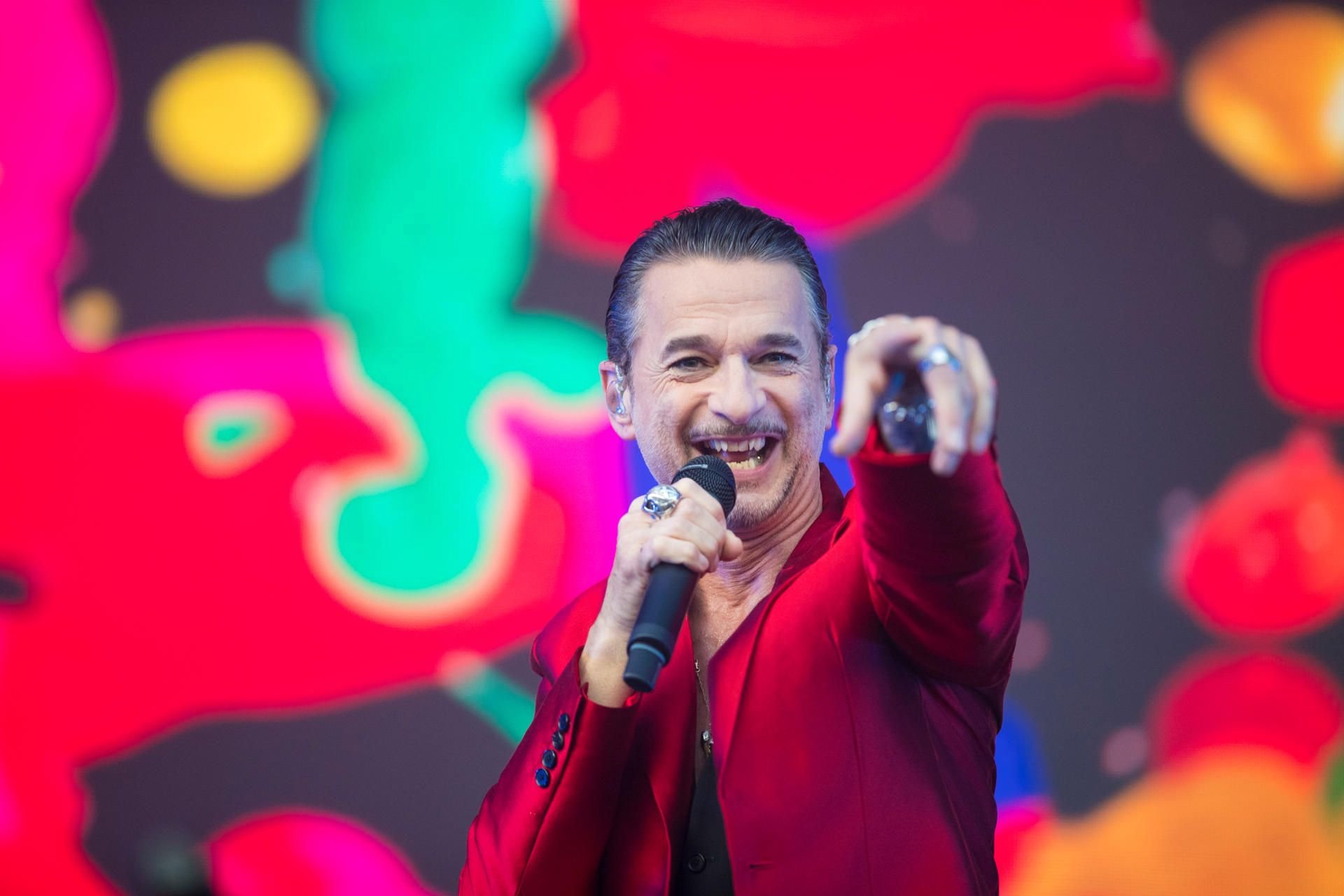 Sänger Dave Gahan verausgabte sich auf der Bühne.