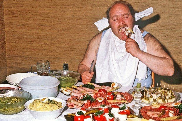 Einfach immer weiter essen: Im Mittelalter galt das als Völlerei und Todsünde.
