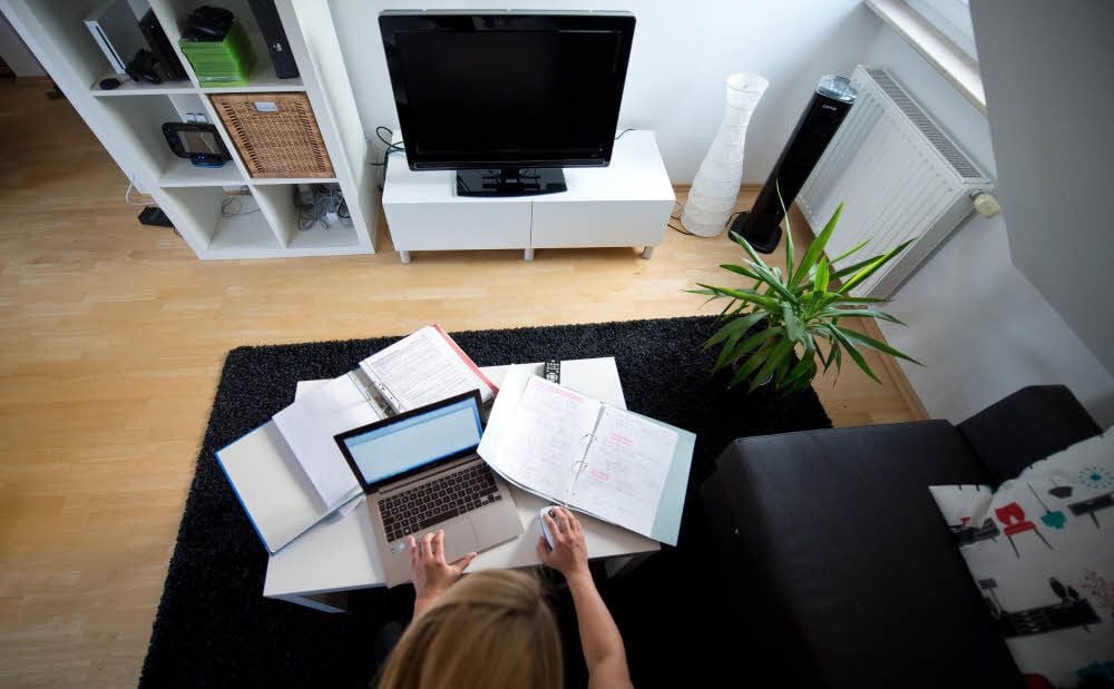 Homeoffice wird als Weg gesehen, Arbeit und Familie besser miteinander zu verbinden. Aber in der Praxis ist das nicht immer einfach.