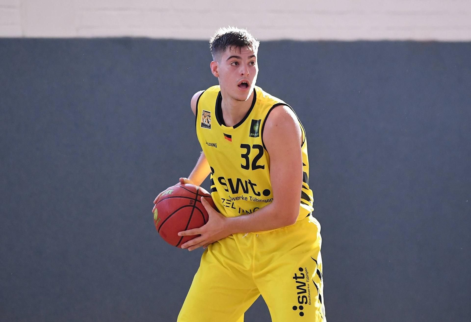 Basketball-Talent Nemanja Nadjfeji wechselt aus Tübingen nach Weißenfels zum MBC.