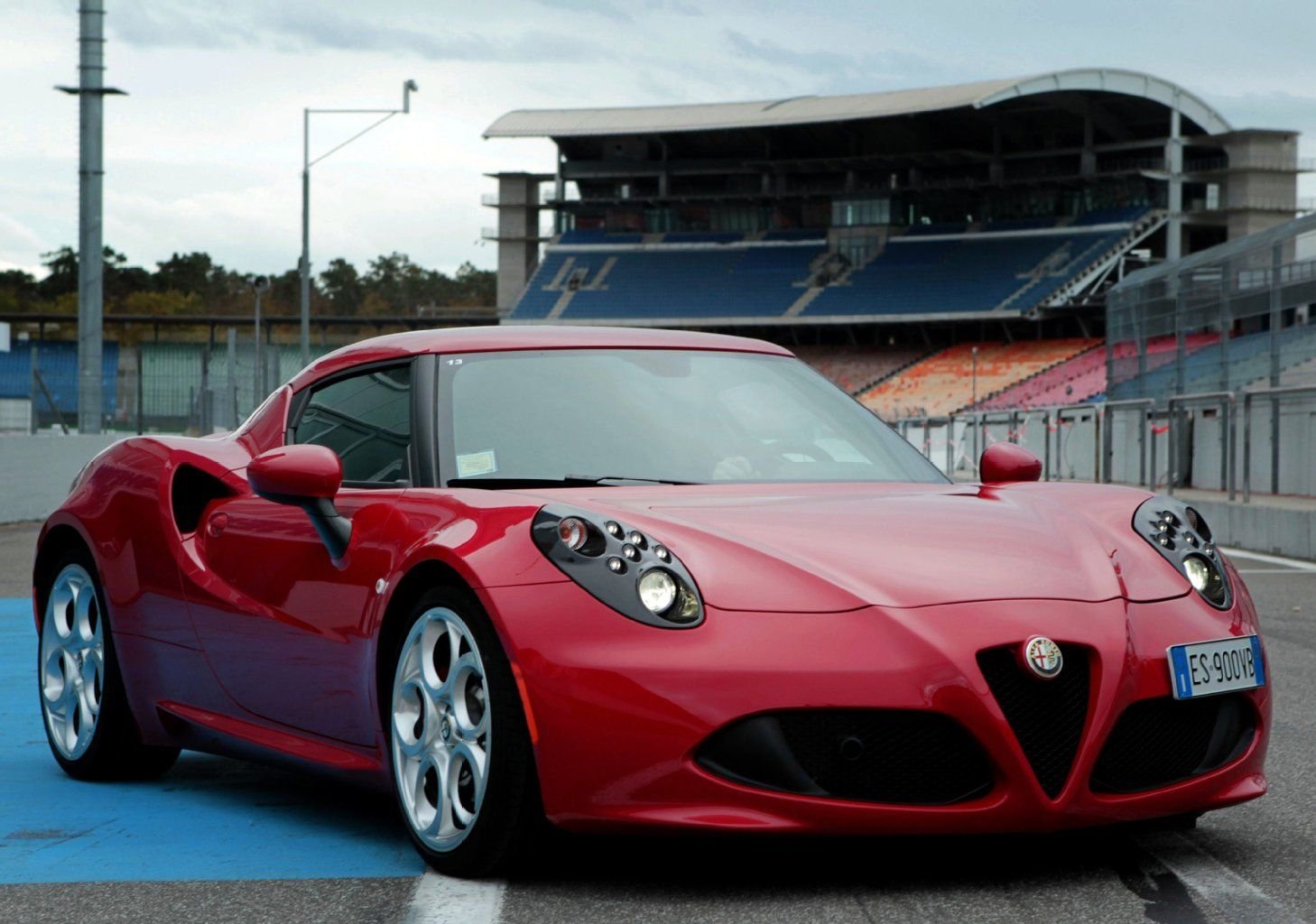 Er soll der Marke wieder zu Ruhm verhelfen: der neue Alfa Romeo 4C.