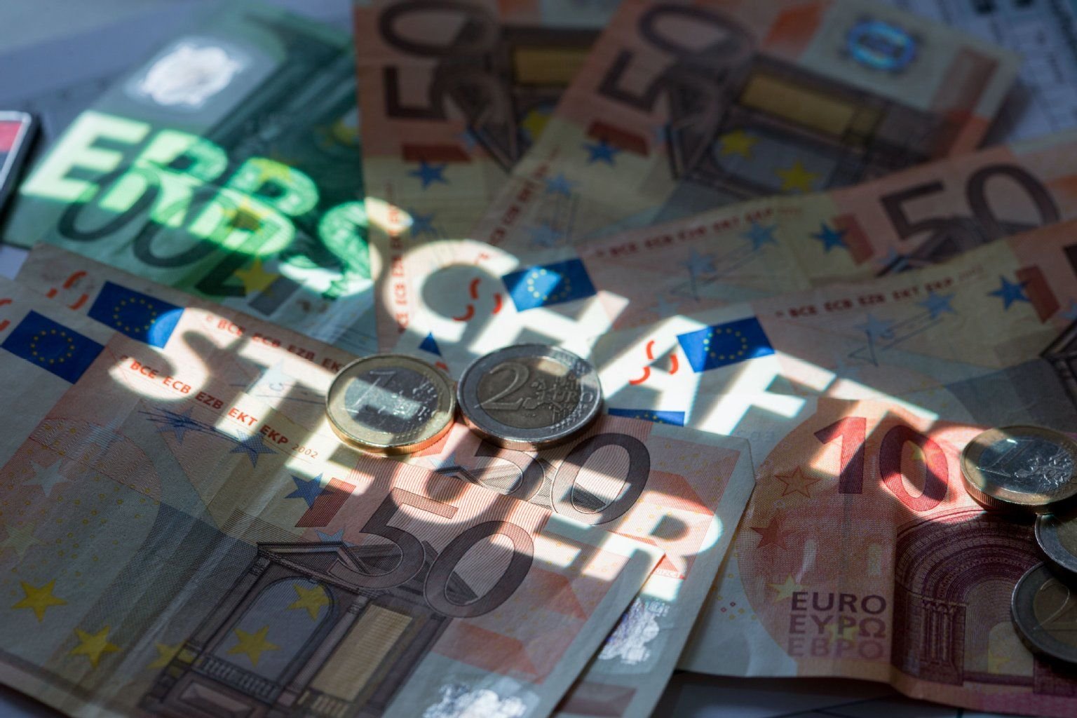 Nach Schäubles Plänen müssten mehr Firmenerben und Unternehmen nachweisen, dass sie die Erbschaft- oder Schenkungsteuer nicht verkraften, um vom Fiskus verschont zu werden.