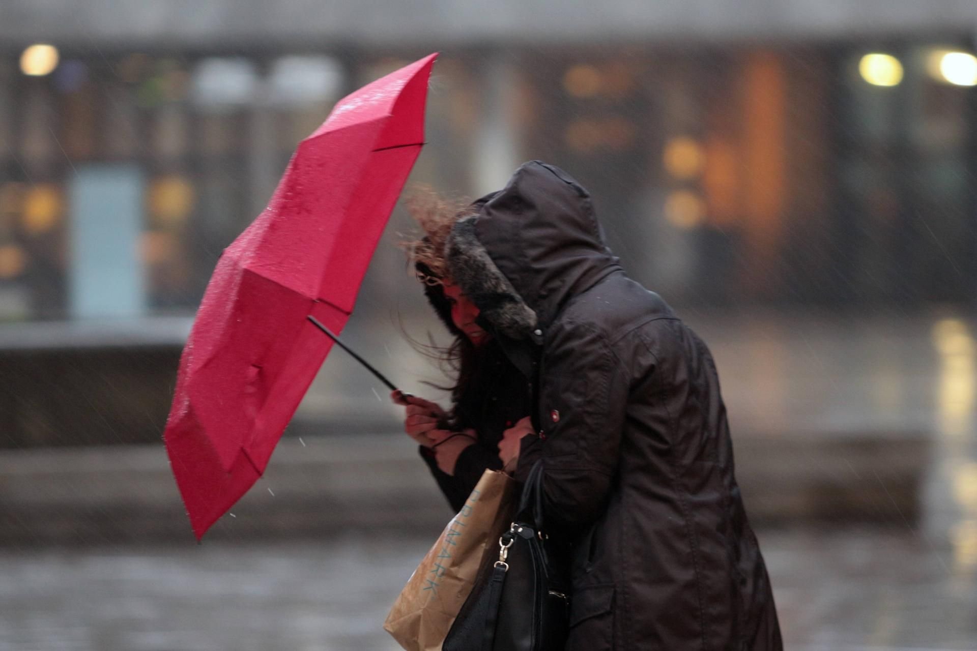 In der kommenden Woche kann es ungemütlich werden. Wetterexperten haben Sturm und Schneefälle angekündigt.