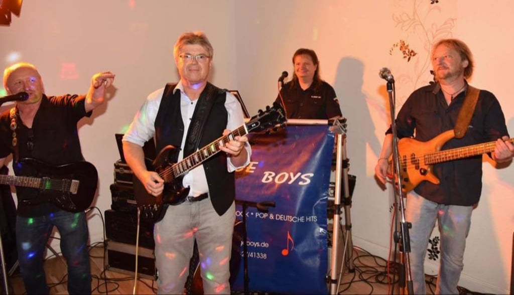 Zu den Village Boys gehört bei größeren Festen und Feiern nun auch Detlef Hopfe, der schon zahlreiche Gastauftritte hatte.
