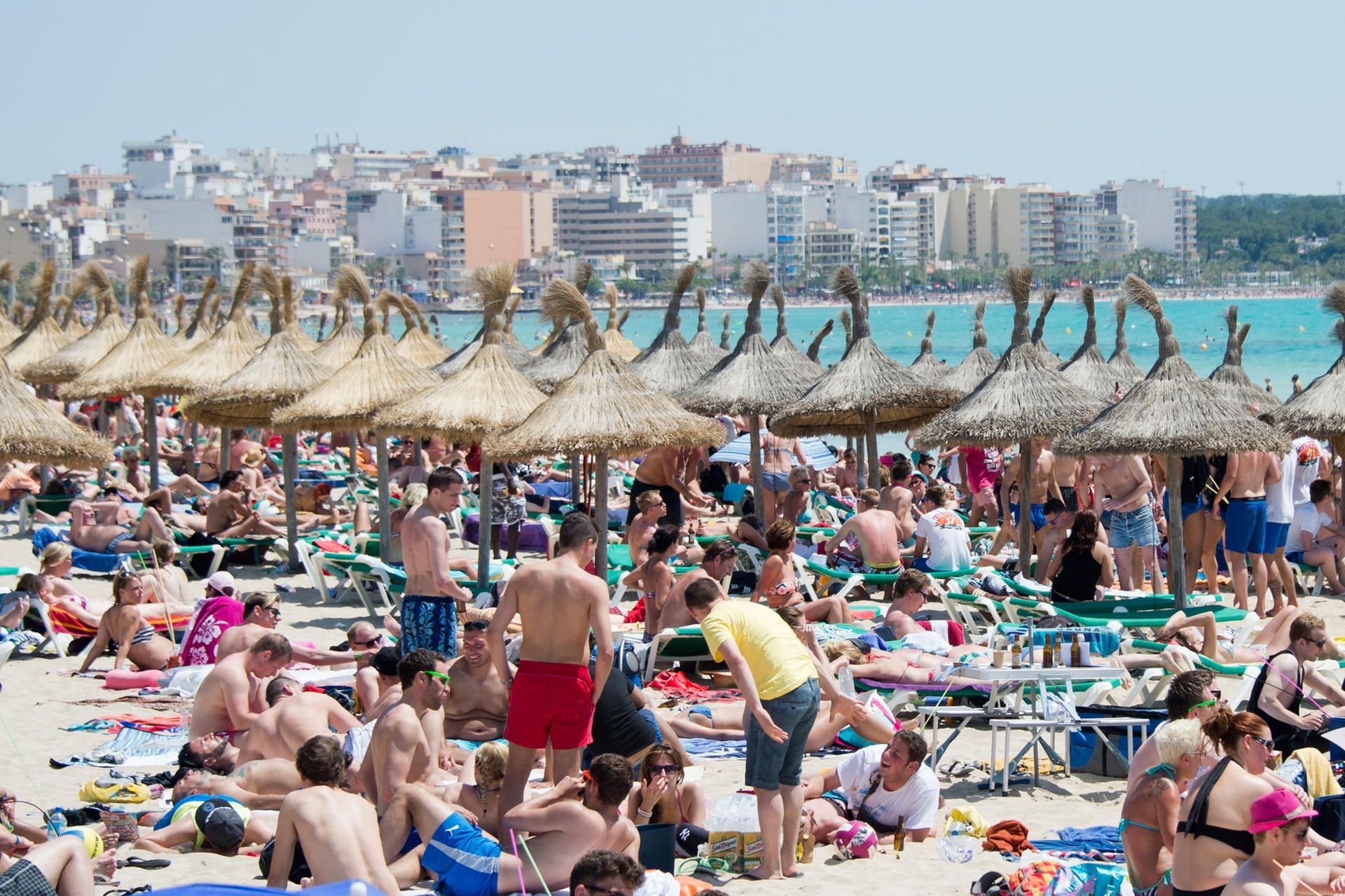 Ob Mallorcas Strände bald leerer sind? Reiseveranstalter denken laut darüber nach, britische Touristen auszusperren.