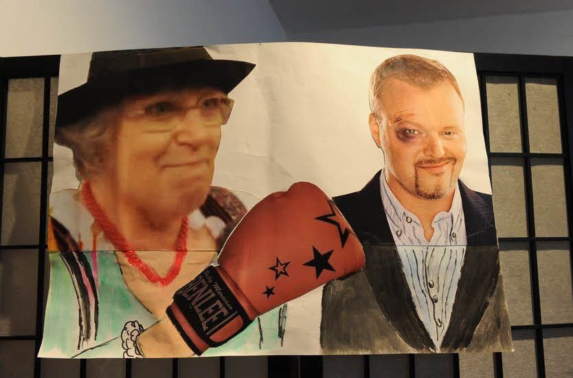 Schlag den Raab. Das Poster mit der schlagkräftigen Eisleber Oberbürgermeisterin kreierte der Eisleber Carnevalsverein „De Lotterstädter“.