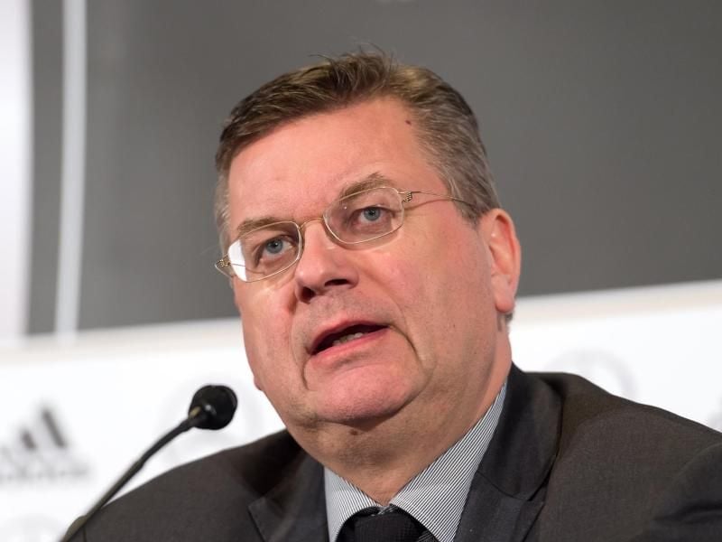 DFB-Präsident Reinhard Grindel: „Wir werden eine erstklassige Bewerbung einreichen.”