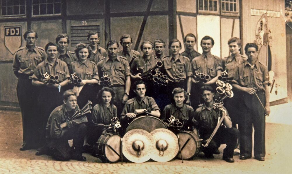 1952 kurz nach der Gründung. Damals war es noch eine FDJ-Kapelle. Das Bild ist eines der ältesten, das die Hoymer haben.