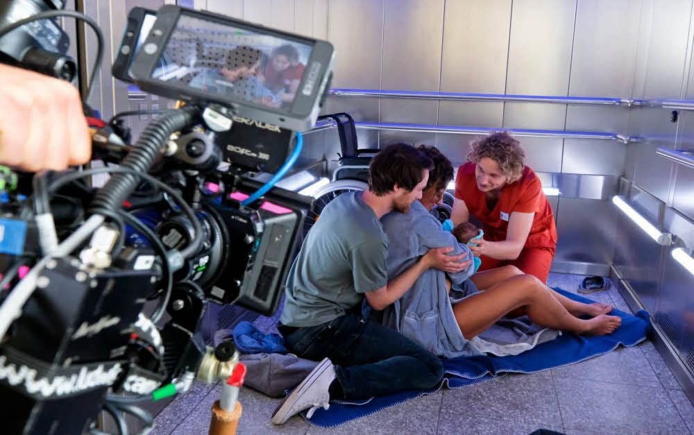 Die Dreharbeiten zu dem Ableger der Serie „In aller Freundschaft“ sind inzwischen abgeschlossen. Unter anderem fanden diese Mitte Mai in der alten Orthopädie der Uniklinik in der Magdeburger Straße statt.