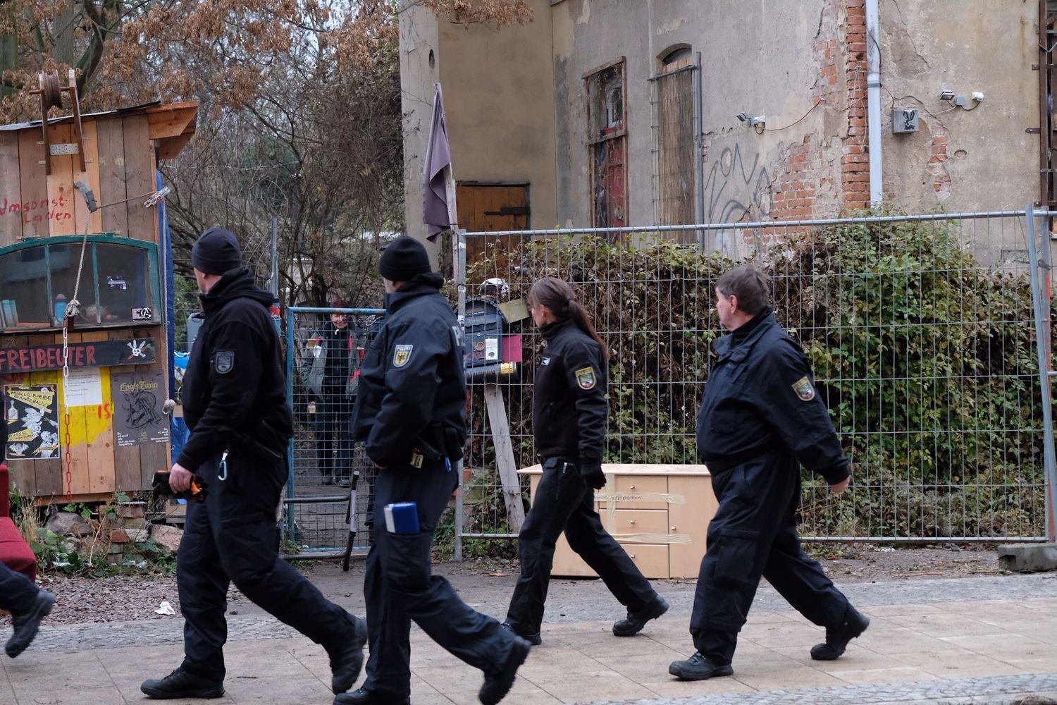 Die Polizei hat am Mittwoch die Räumung der „Hasi“ wegen „rechtlicher Bedenken“ abgebrochen.