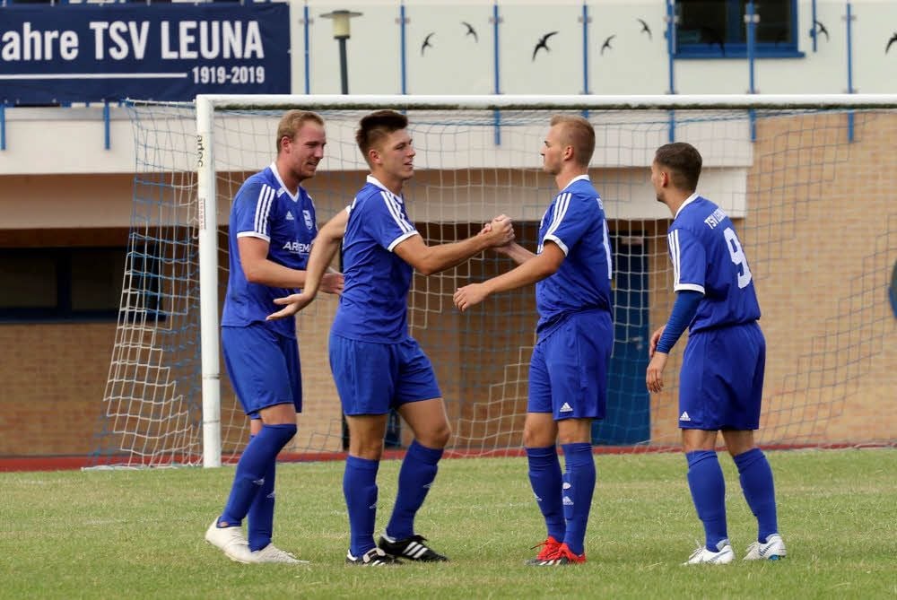 Christoph Hähnel (Mitte) traf zweimal für den TSV.