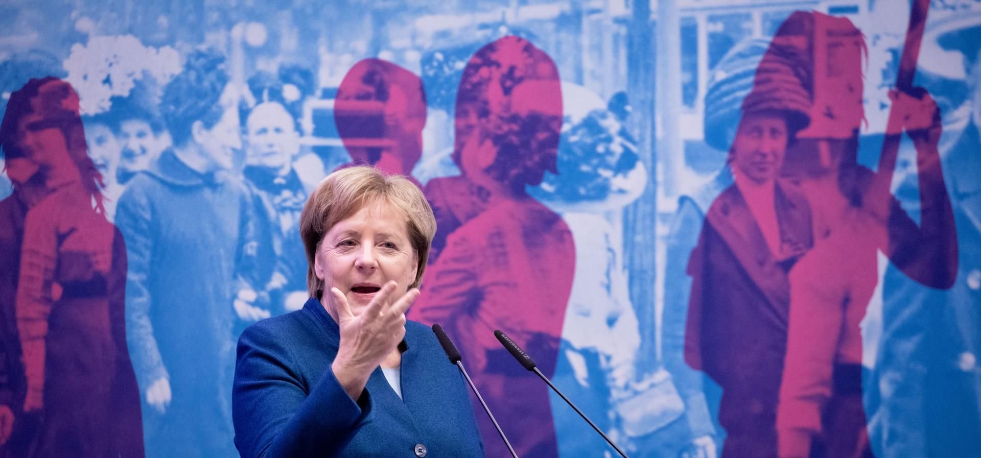 Angela Merkel bezeichnet sich selbst nicht öffentlich als Feministin, aber macht sich immer mehr stark für Frauenrechte.