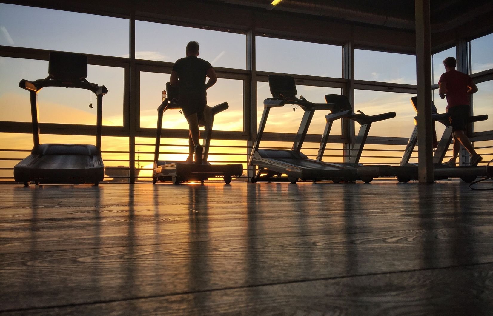 Das Oberverwaltungsgericht Magdeburg hat einen Antrag auf sofortige Öffnung von Fitnessstudios in Sachsen-Anhalt abgelehnt.