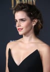 Emma Watson posiert bei der Weltpremiere von „Die Schöne und das Biest“ am 2. März in Hollywood.