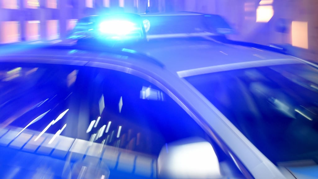 Die Polizei leitete Fahndungsmaßnahmen sowie ein entsprechendes Ermittlungsverfahren ein.