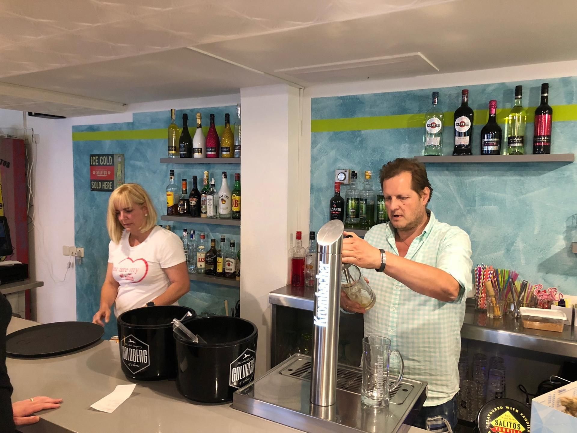 Jens Büchner und Frau Daniela leiden unter dem Stress der TV-Auftritte und der anstrengenden Arbeit in der „Faneteria“.