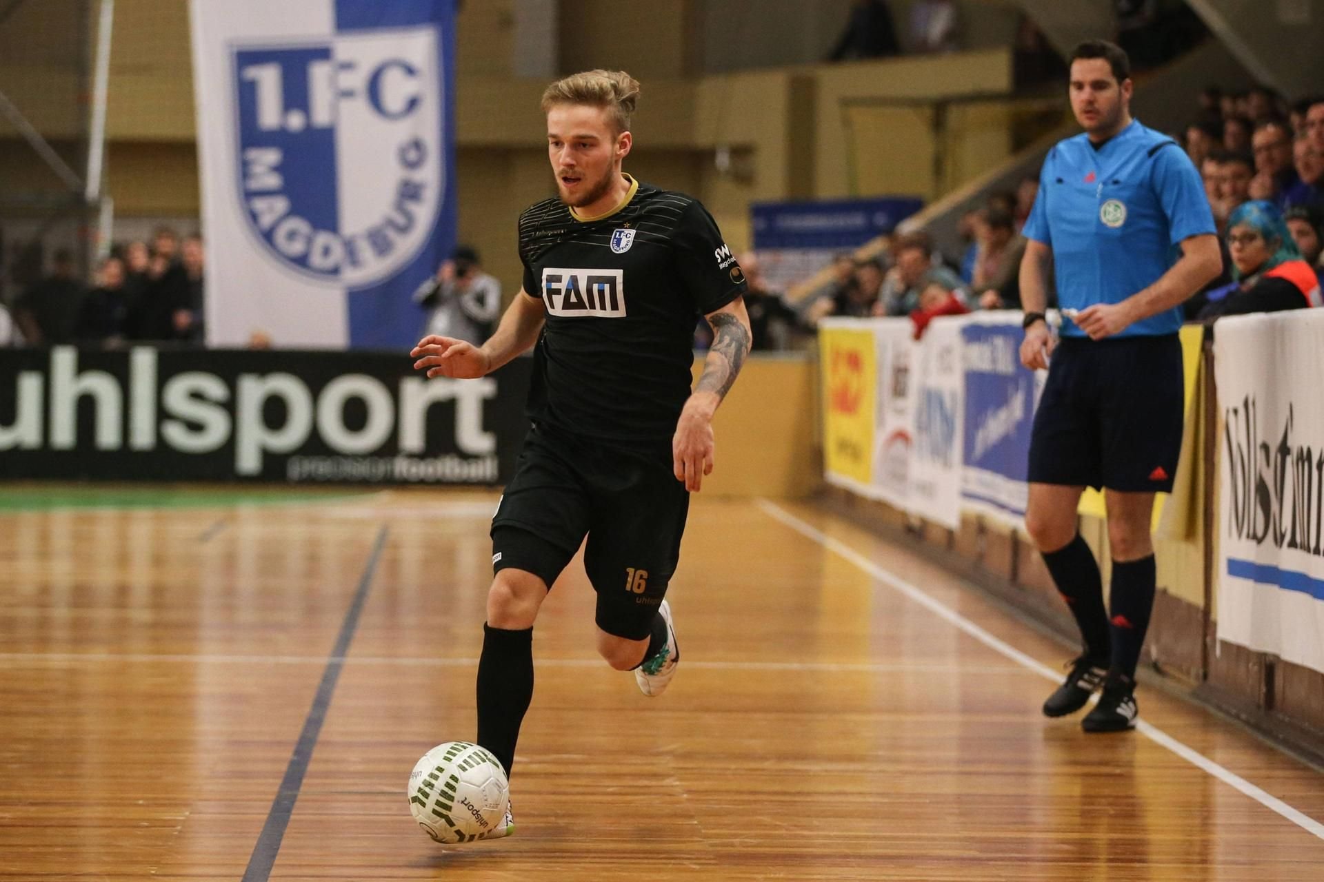 Magdeburgs Nils Butzen beim Kroschke-Cup 2016 in der Herrmann-Gieseler-Halle.