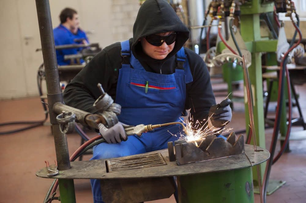 Schweißen als Schulfach - an einer neuen Sekundarschule soll das umgesetzt werden. Die Handwerkskammer engagiert sich dafür.