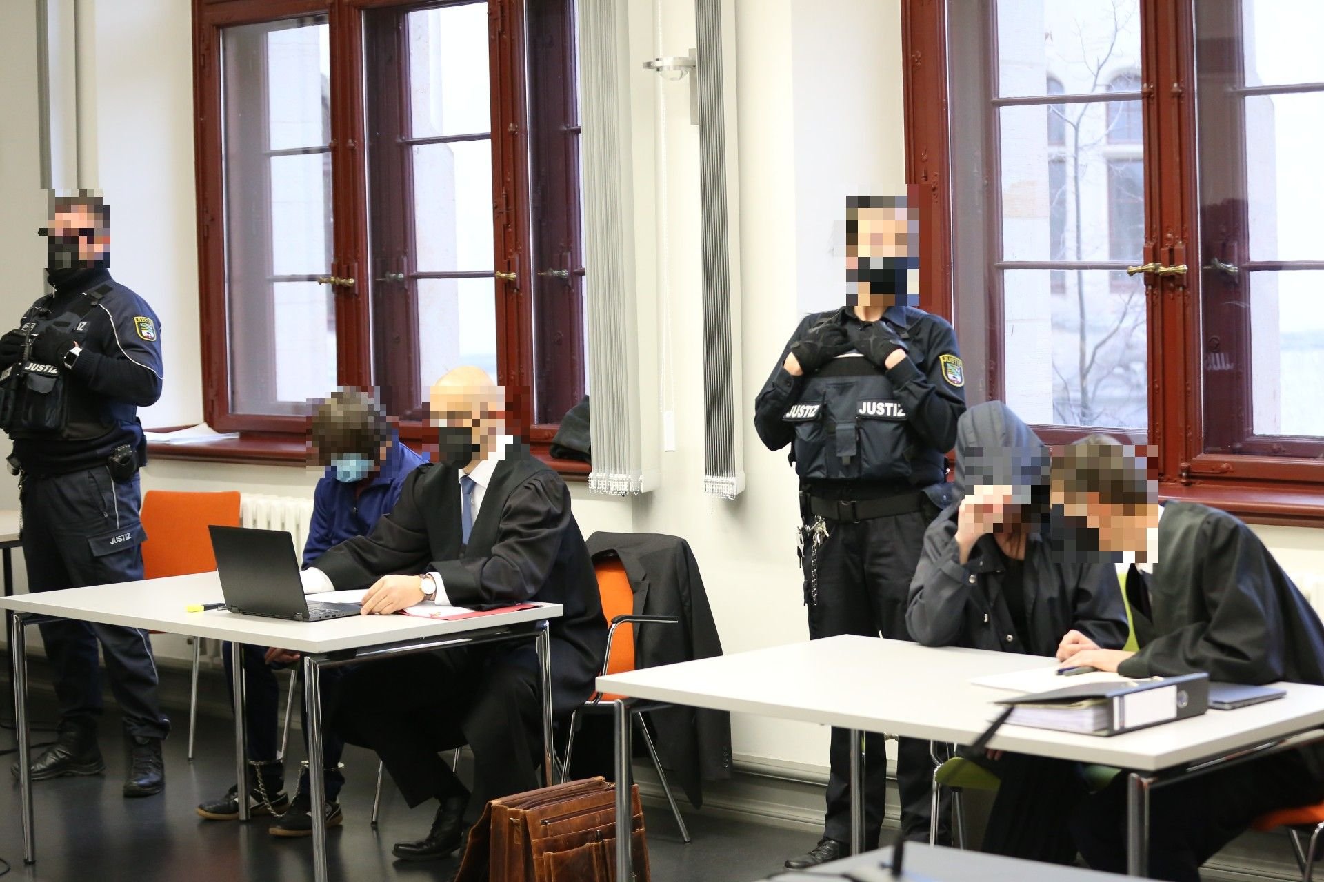 Seit Montag wird am Landgericht in Halle der Missbrauch und Tod des zweijährigen Tims aus Querfurt verhandelt. Angeklagt sind die Mutter und ihr Lebensgefährte.