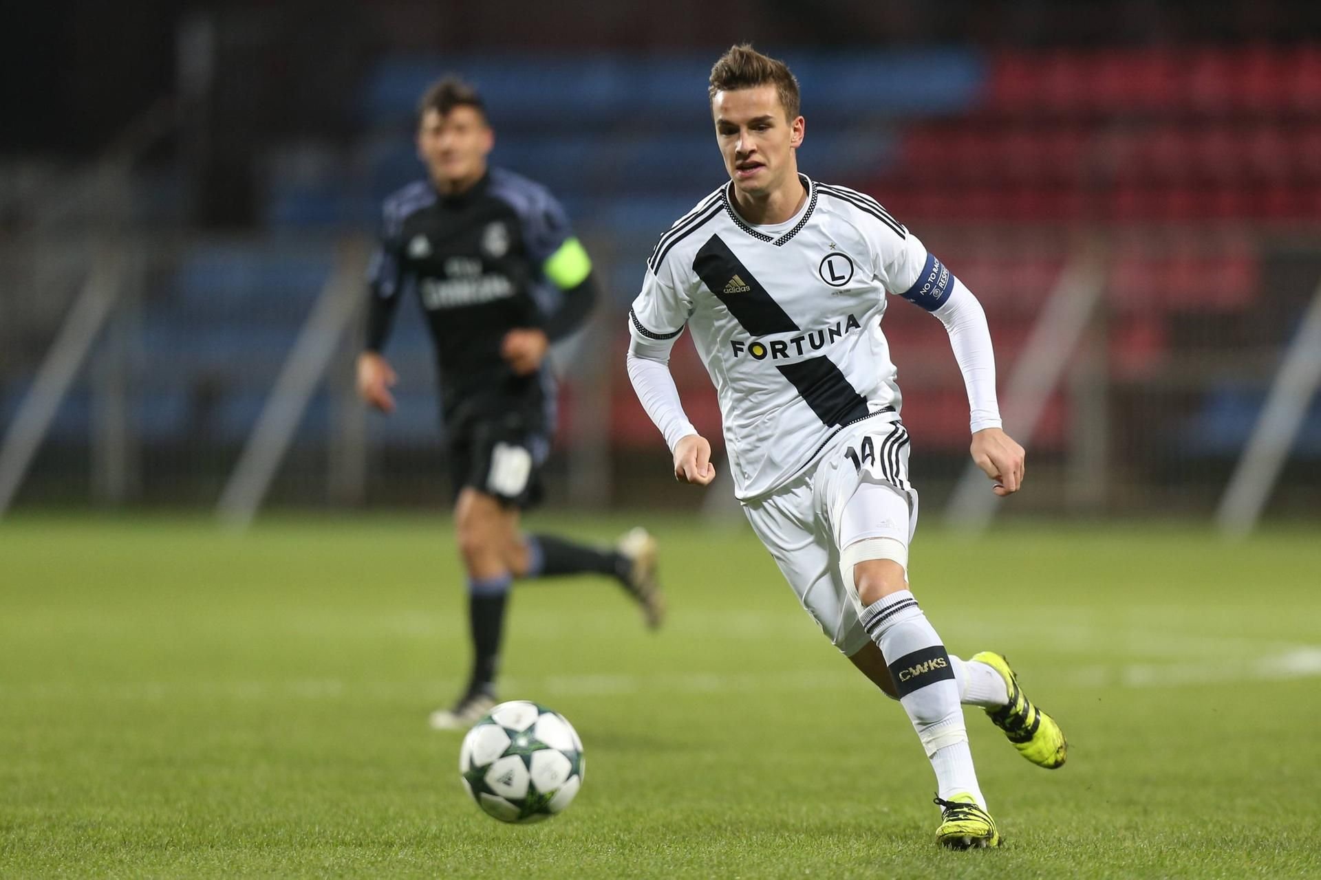 2016 spielte Adrian Malachowski in der Youth League mit Legia Warschau gegen Real Madrid.
