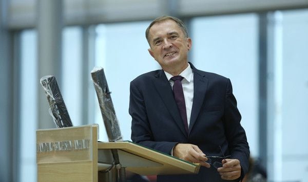 In der Debatte um die mögliche Verlängerung der Winterferien aufgrund der Corona-Pandemie plädiert Sachsen-Anhalts Bildungsminister Marco Tullner (CDU) für einheitliche Regeln.