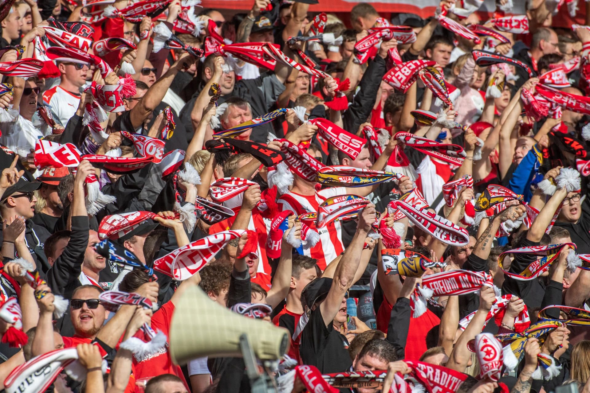 Die Fans des Halleschen FC haben das Team in der Hinrunde stark unterstützt.