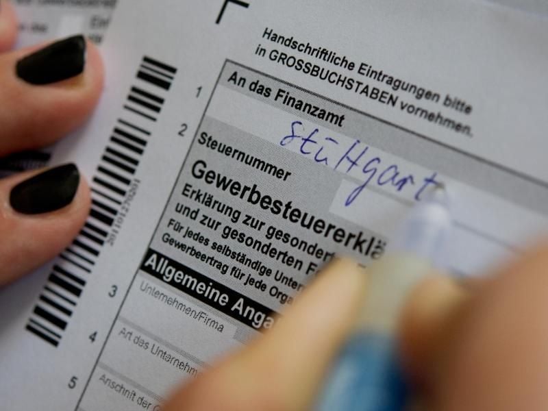 Bis 31. Mai muss auch die Gewerbesteuererklärung beim Finanzamt sein. Wer das nicht schafft, kann eine Verlängerung beantragen.