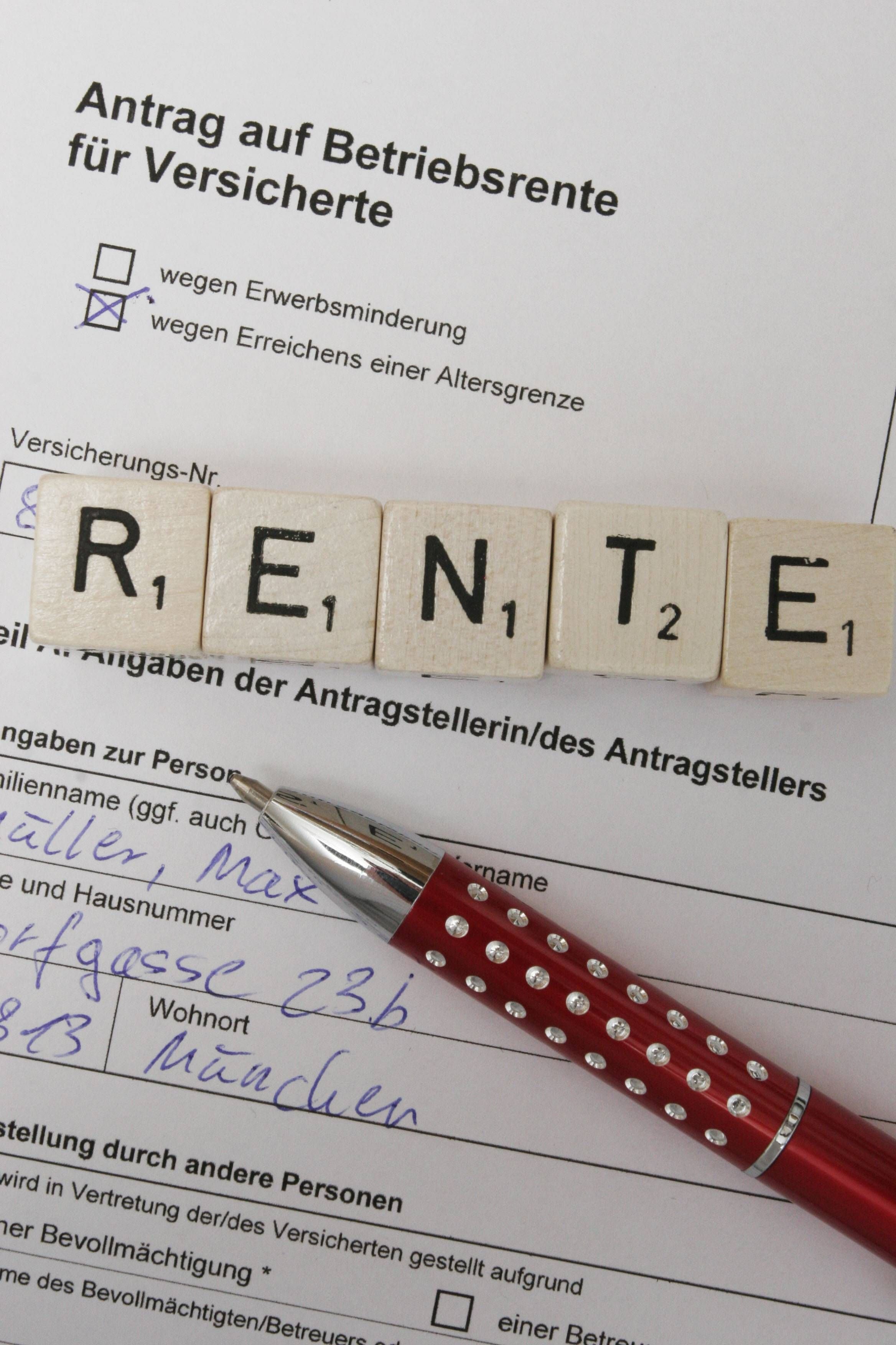 Die Zinsflaute setzt auch der betrieblichen Altersversorgung zu.