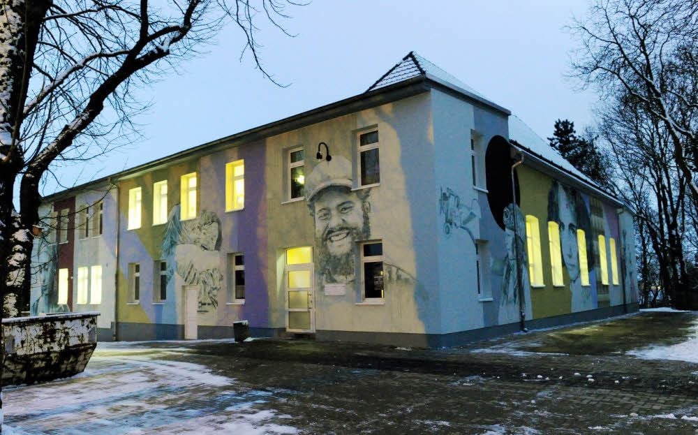 Die Fassade am Haus der Jugend wurde renoviert, auch drinnen soll einiges passieren.
