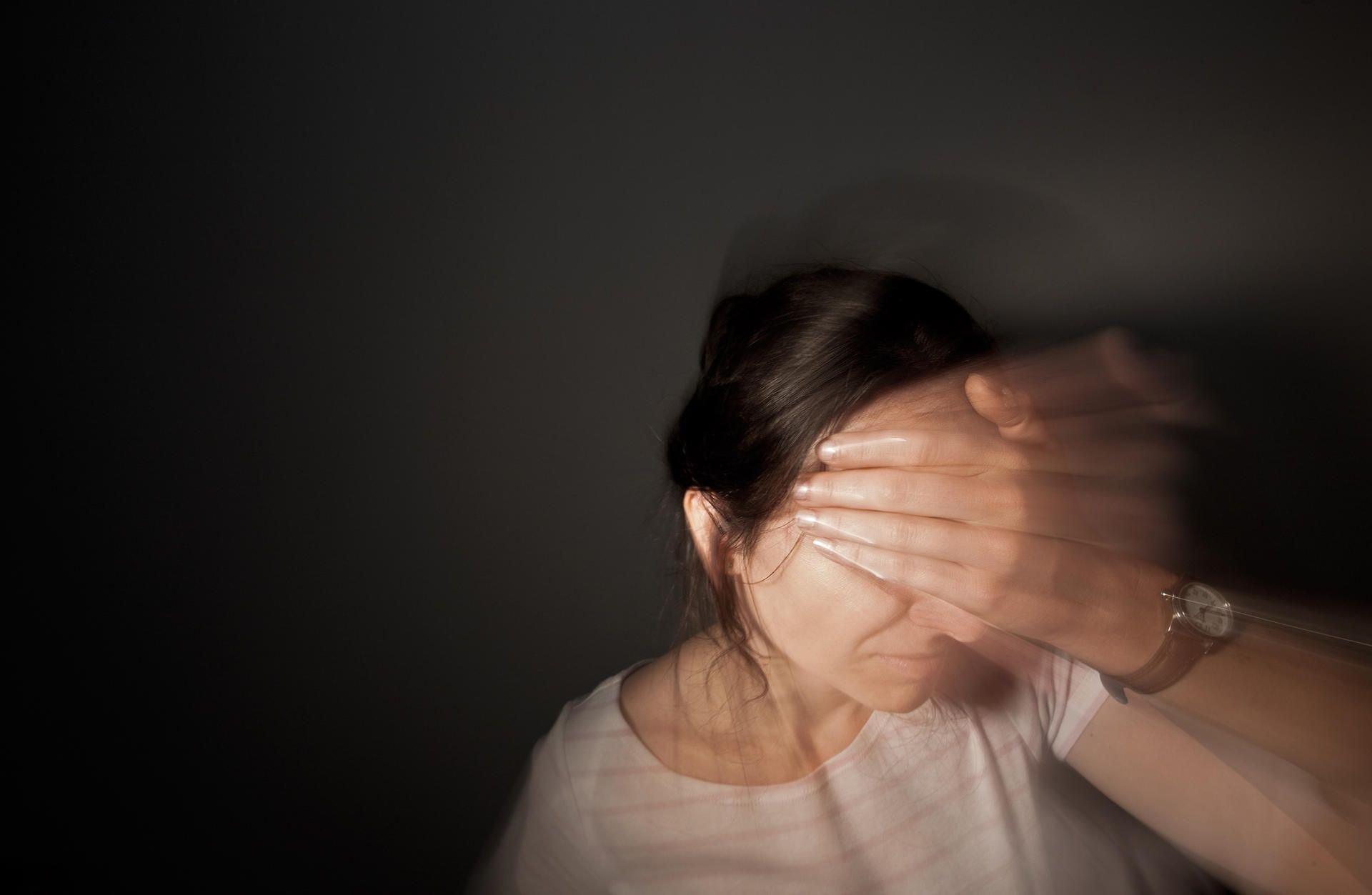 Mindestens eine halbe Million Menschen in Deutschland haben durch Schmerz- oder Migränemittel verursachtes Kopfweh.