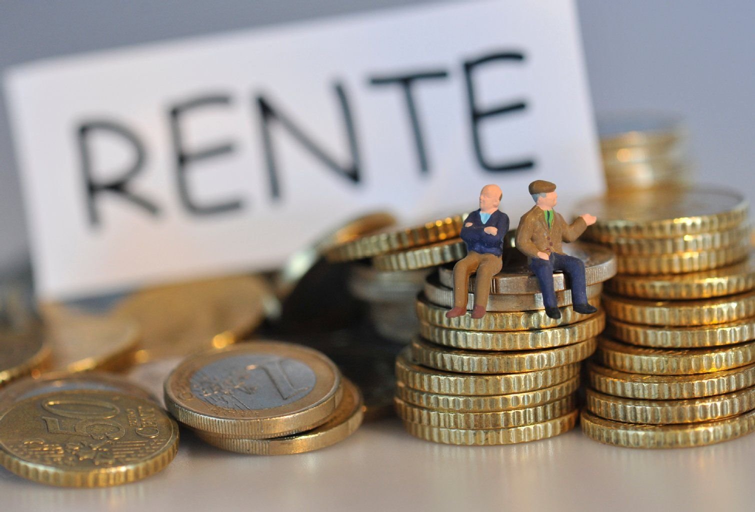 Der steuerpflichtige Rentenanteil steigt – dafür können Steuerzahler mehr Vorsorgeaufwendungen absetzen.