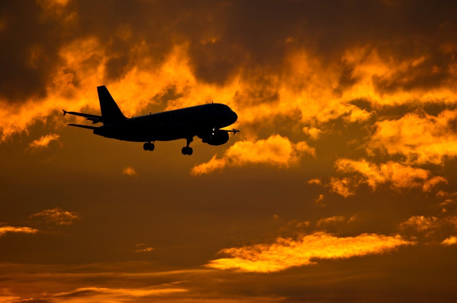 Zwischenlandung außer Plan: Am Montagabend musste eine Boeing in Schönefeld landen. .