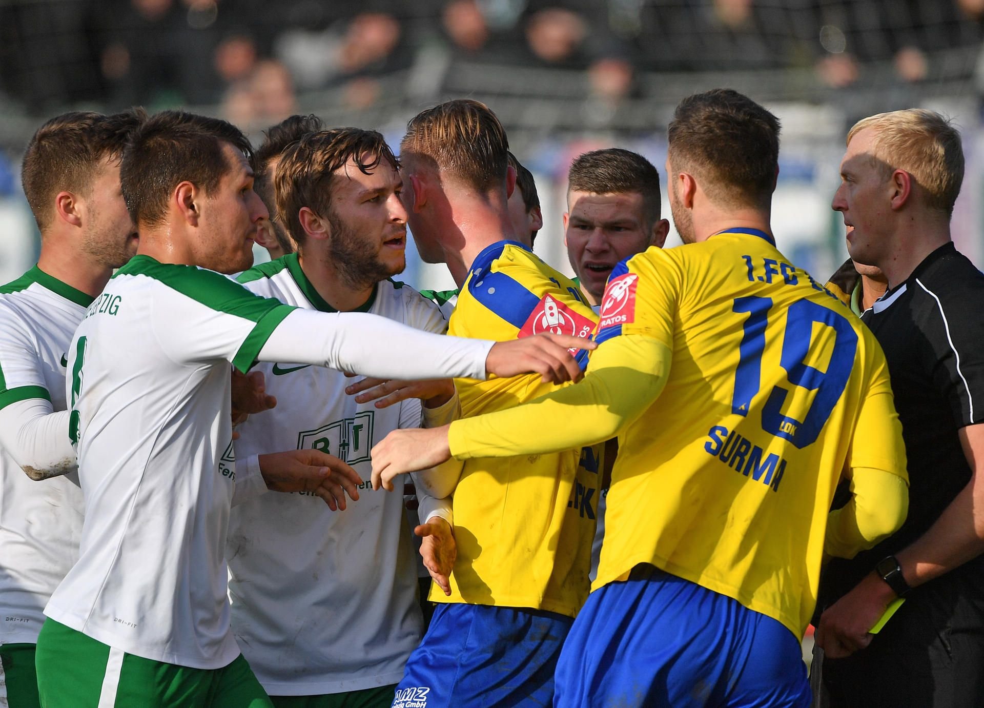 Hitziges Duell: Chemie Leipzig und Lok Leipzig werden sich beim Derby am Samstag nichts schenken.
